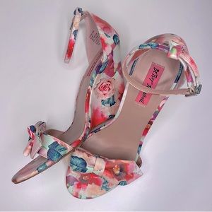 Betsey Johnson Katalina Floral Wedge Sandal - 8.5